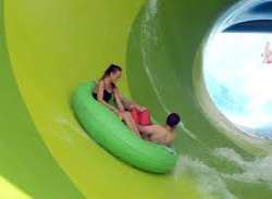 The most popular ride here is probably the HooRoo Run and Tassie?s twister, a high thrills body slide. Board a multi-person, clover-shaped raft to plu